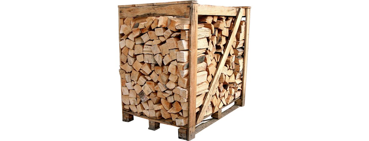Trockenes, hartes Brennholz zum Heizen (1 Kubikmeter)